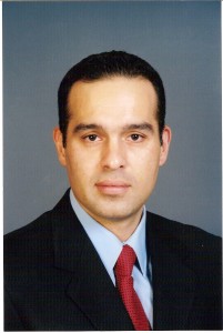 Dr Roberto Heinze, Implantes